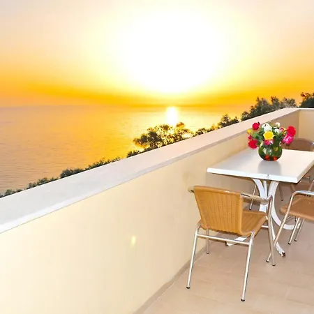 Daire Maria With Pool And Panorama View - Agios Gordios 1 *